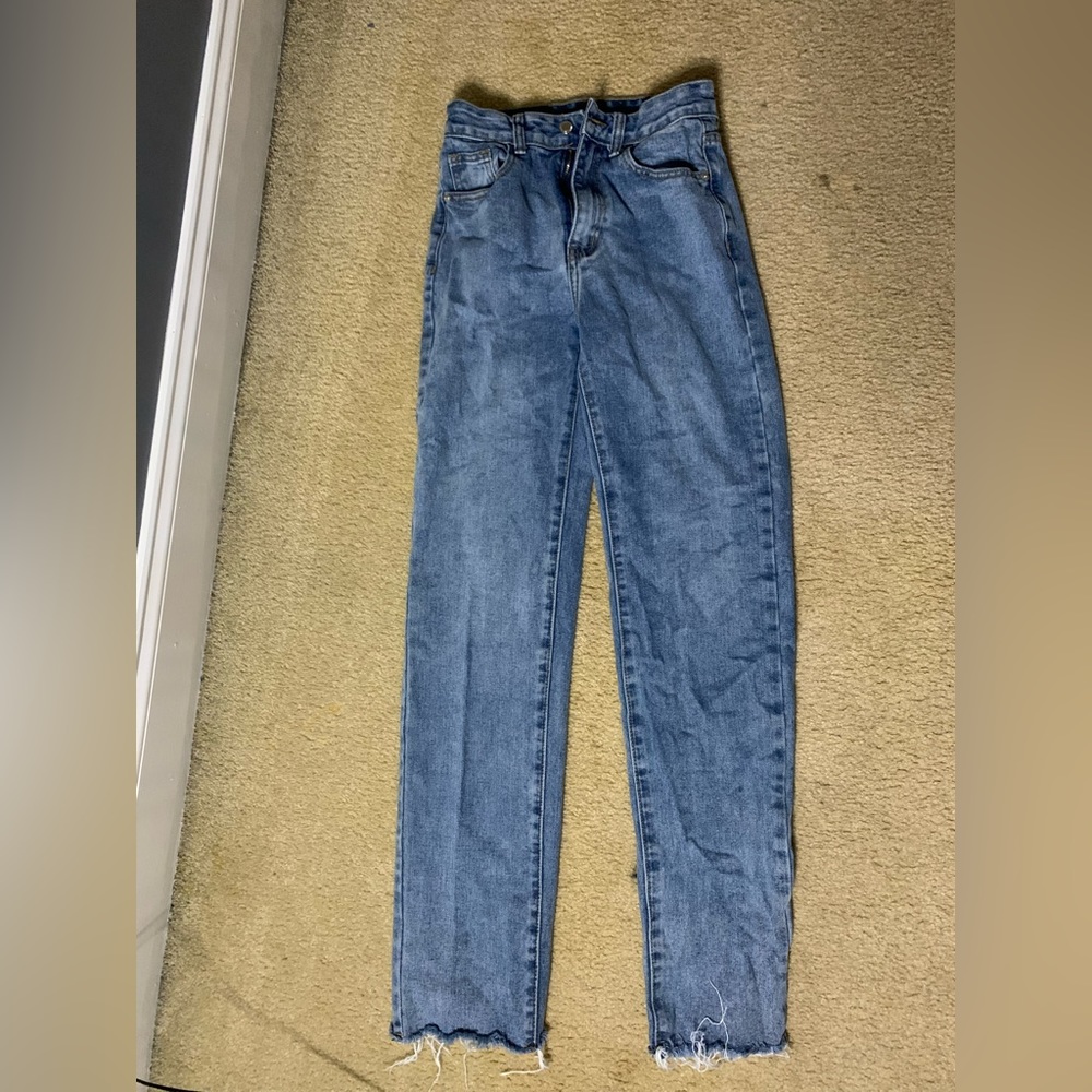 PrettyLittleThing Straight leg jeans